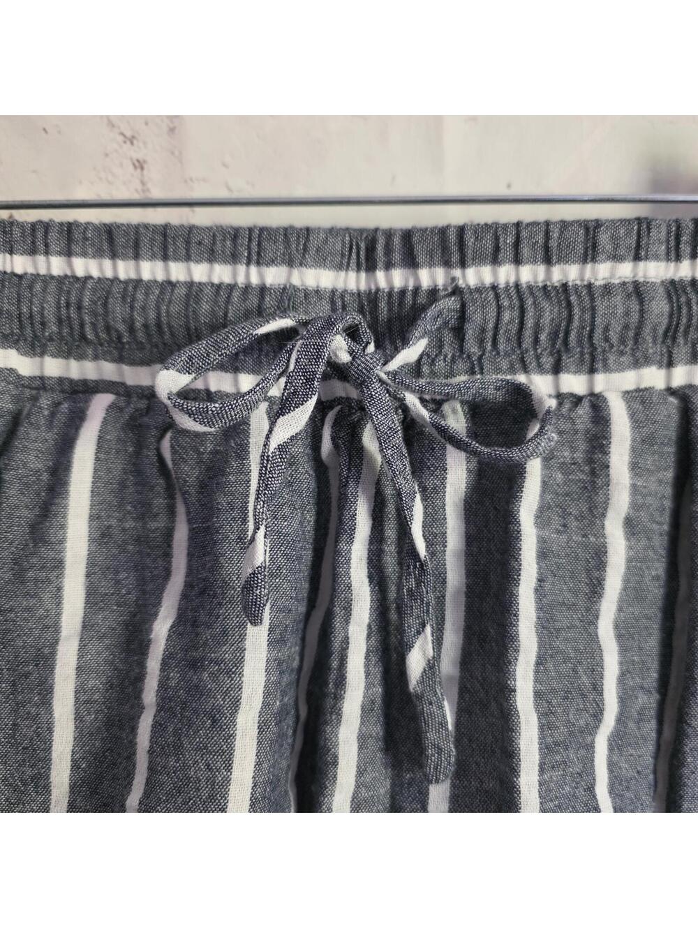 Denim and White Elastic Waist Shorts - Picture 2 of 4